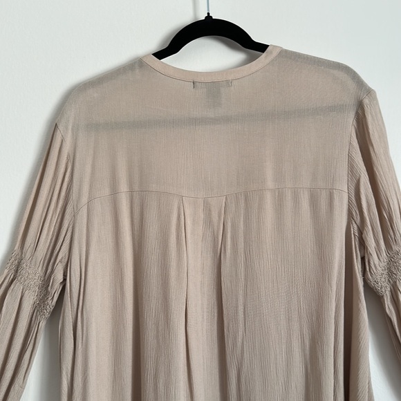 Forever 21 Flowy Boho Long Sleeve Tunic with Button V Cutout Collar - Picture 11 of 12